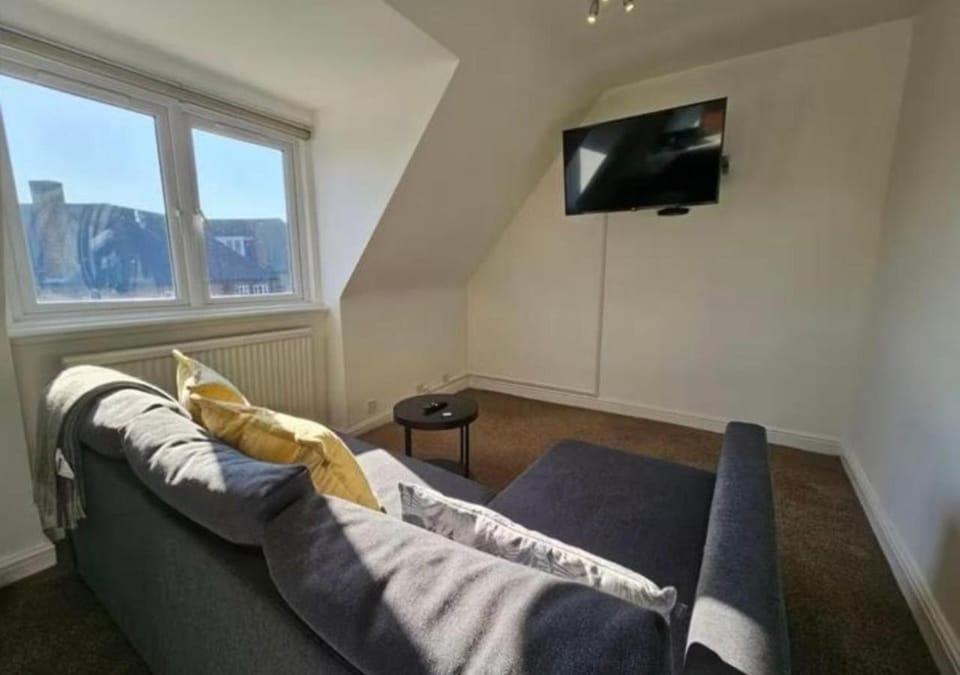 2 bedroom Flat in Camden Apartment in London Borough of Camden