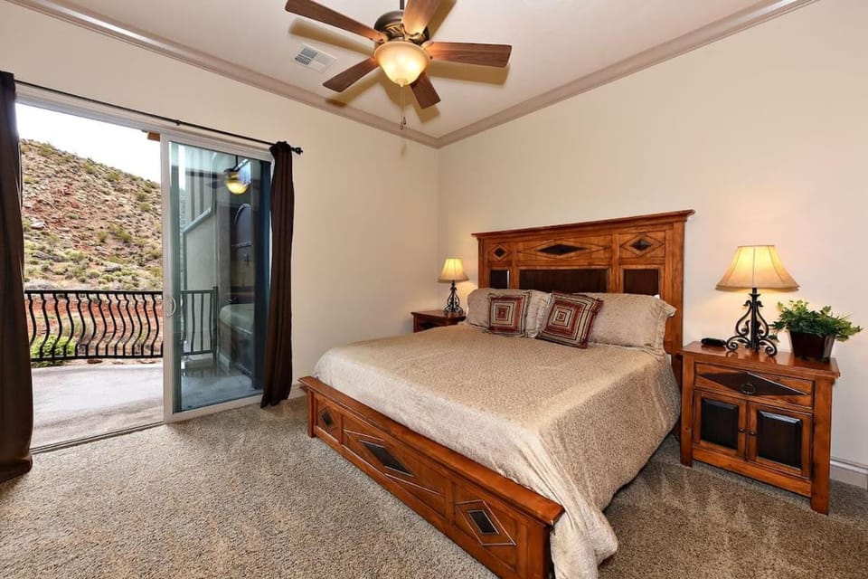 Coral Vista Suite Resort Pools BBQ Fireplace Jacuzzi Tub A9 House in Washington
