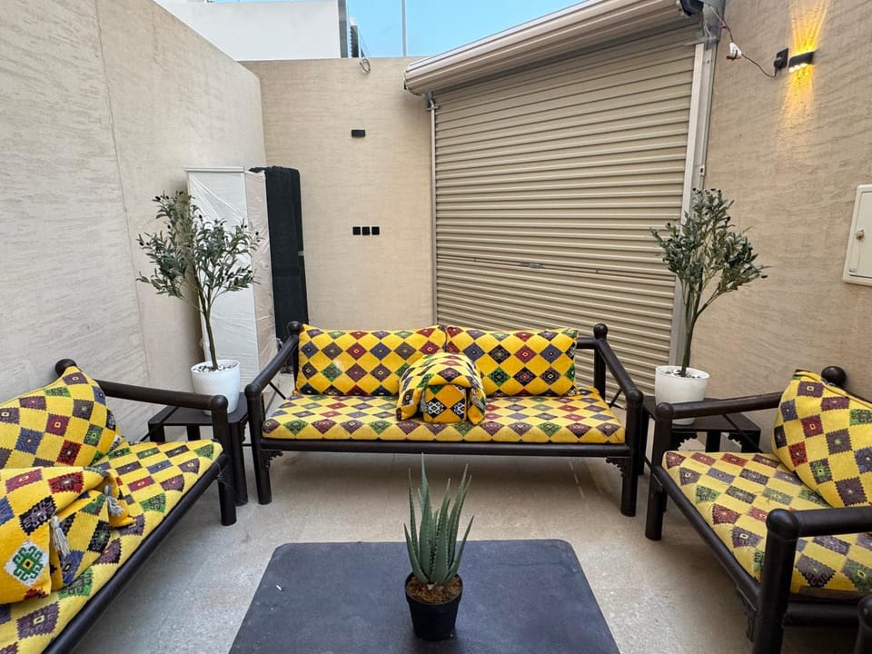 شقة غرفة وصالة وجلسة خارجية بالعارض ٨ Apartment in Riyadh