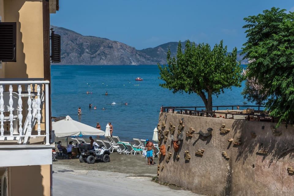 Sea view, Street view