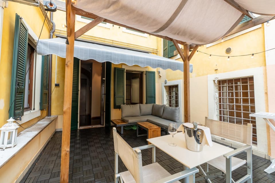 Napule...è Apartments Apartment in Peschiera del Garda