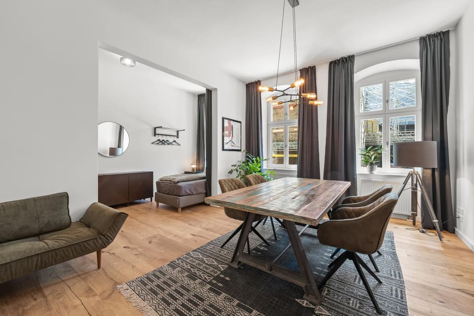 Living room, Seating area, Dining area