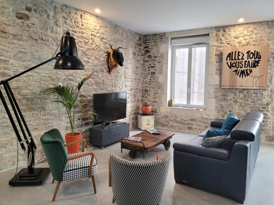 TV and multimedia, Living room, Seating area