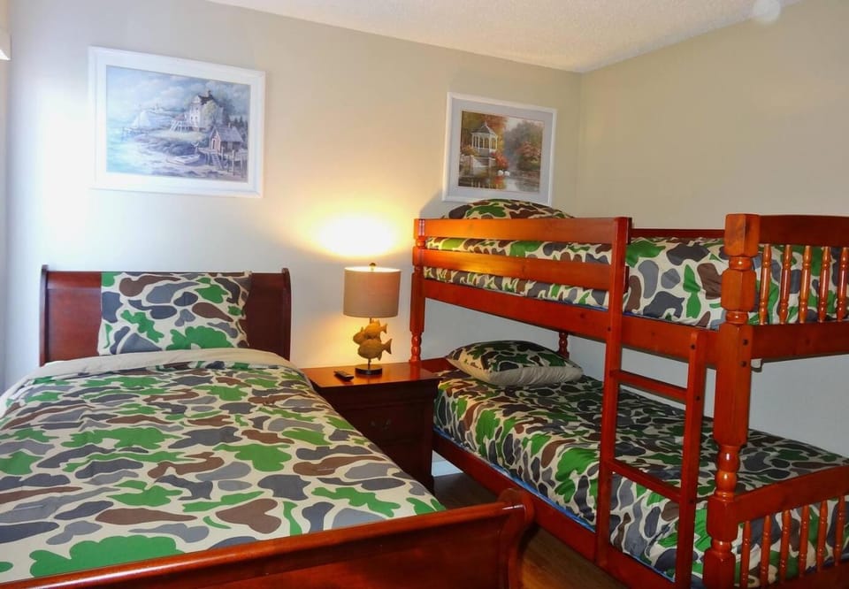 Bed, Photo of the whole room, Bedroom, bunk bed