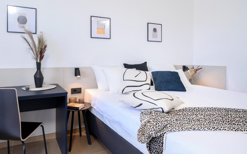 Bed, Photo of the whole room, Bedroom, hair dresser