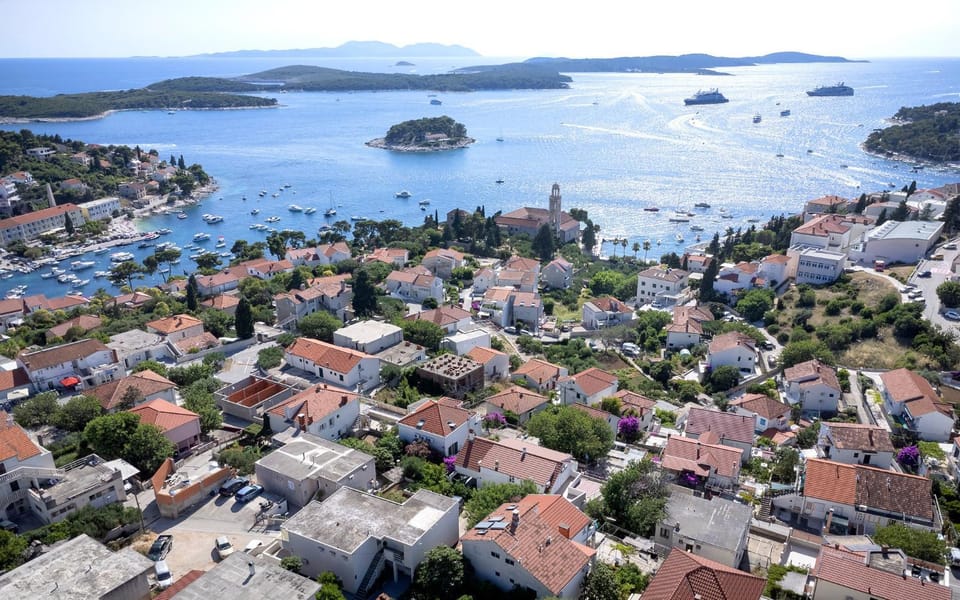 Neighbourhood, Sea view
