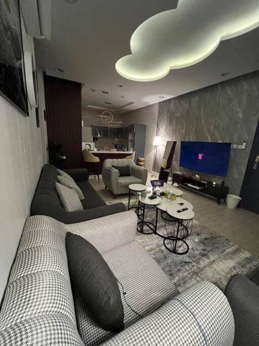 Communal lounge/ TV room, TV and multimedia, Living room, Seating area, Evening entertainment