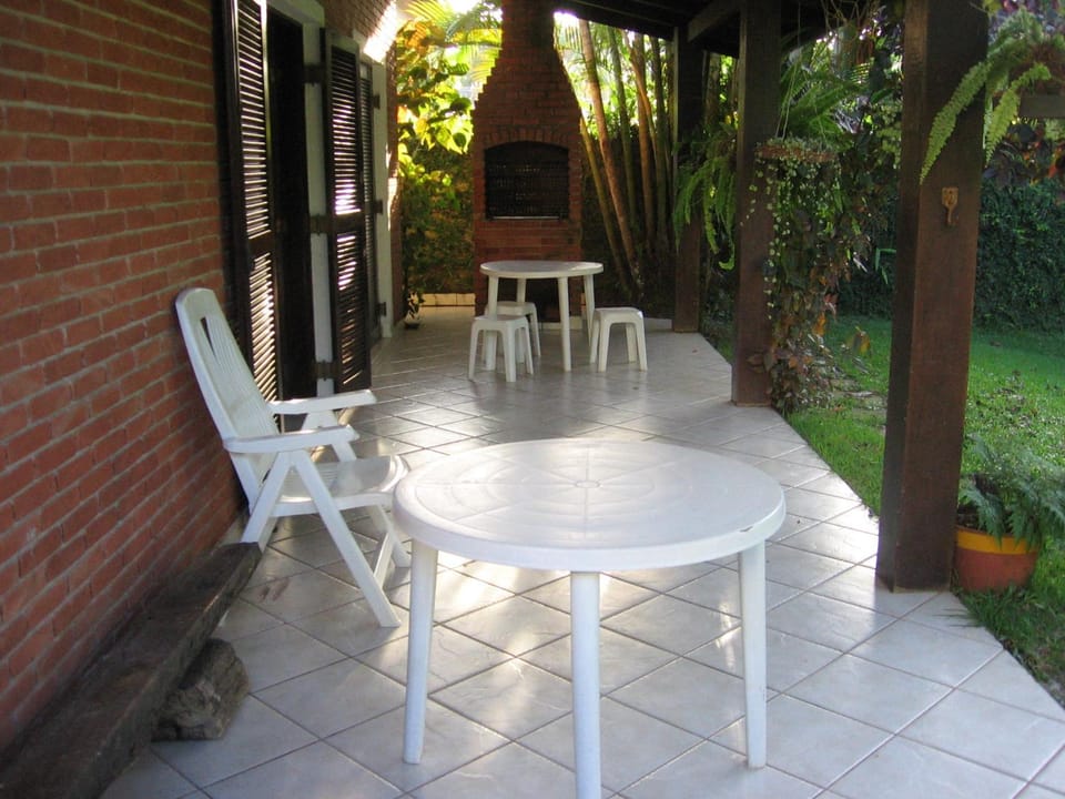 RIVIERA-CASA FAMILIAR PERTO DA PRAIA-3 QUARTOS-3 BANHEIROS-ATÉ 10 PESSOAS-Módulo 4 House in Bertioga