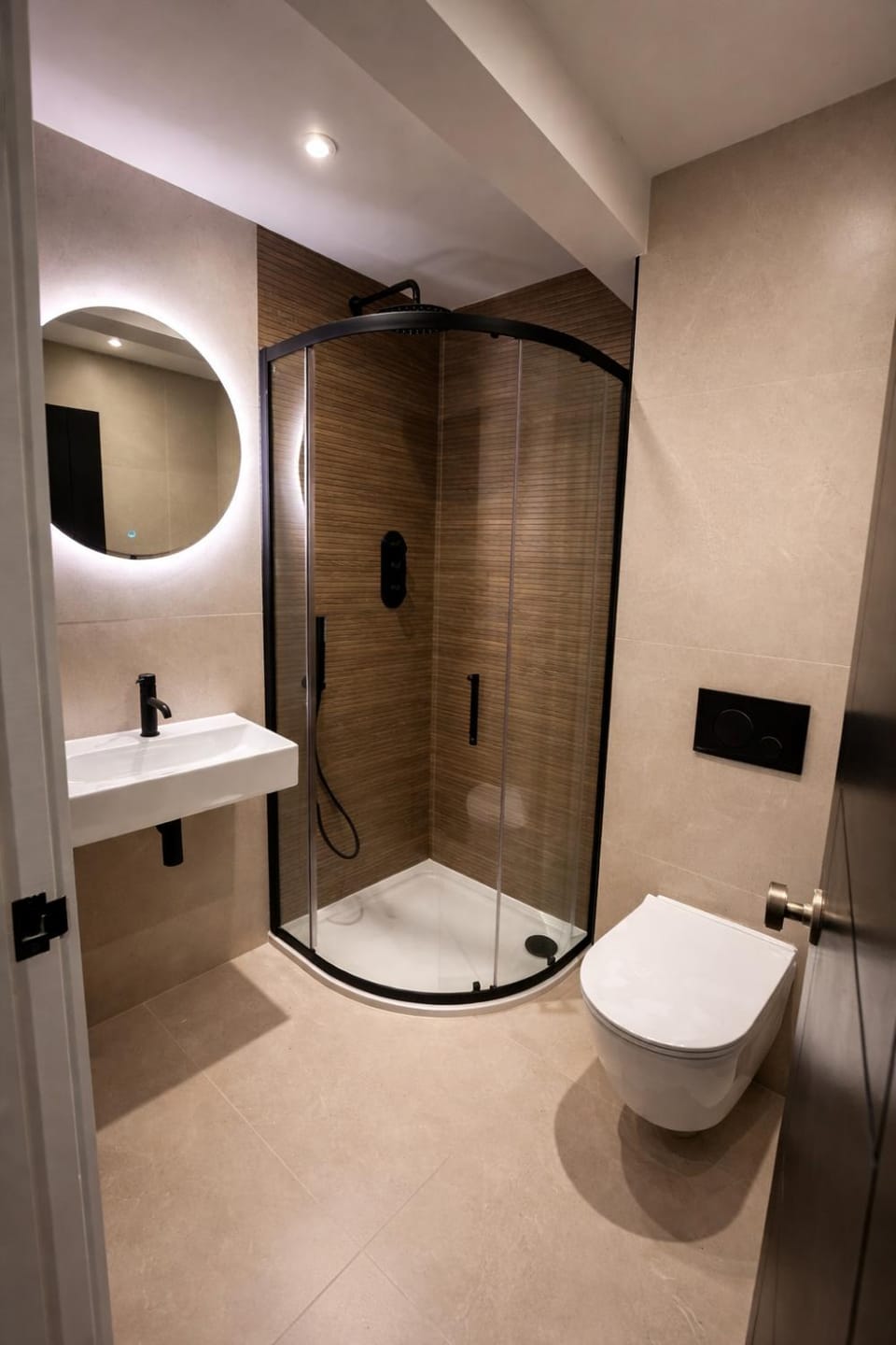 Glass Tower - By Central Beach Leisure Hotel in Blackpool