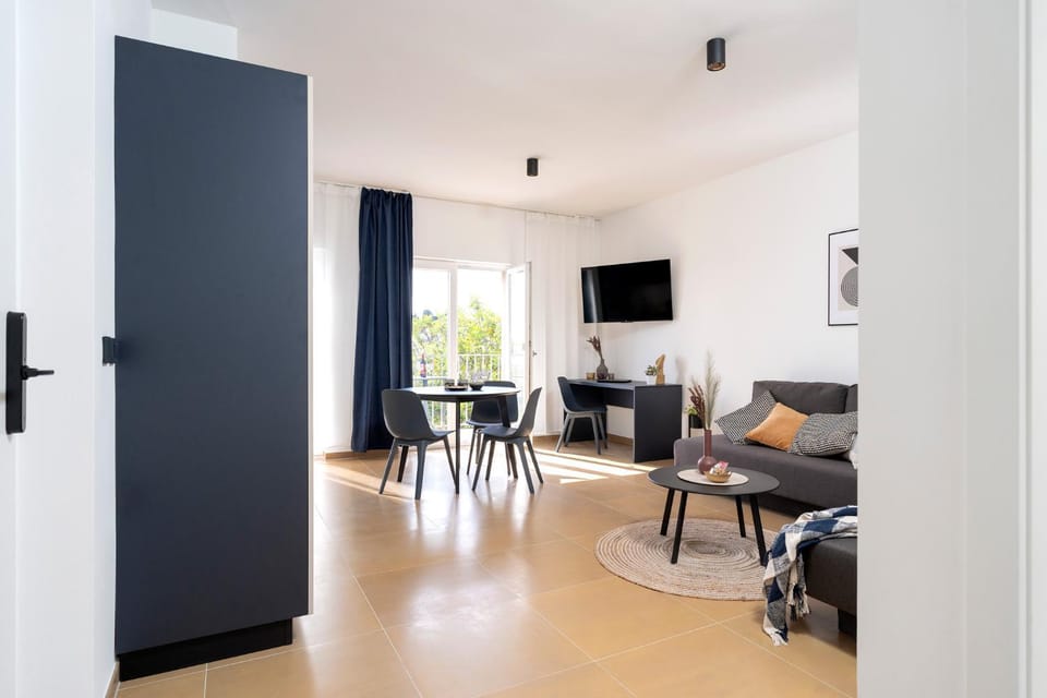 TV and multimedia, Seating area