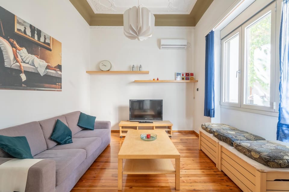 Living room, Seating area, air conditioner