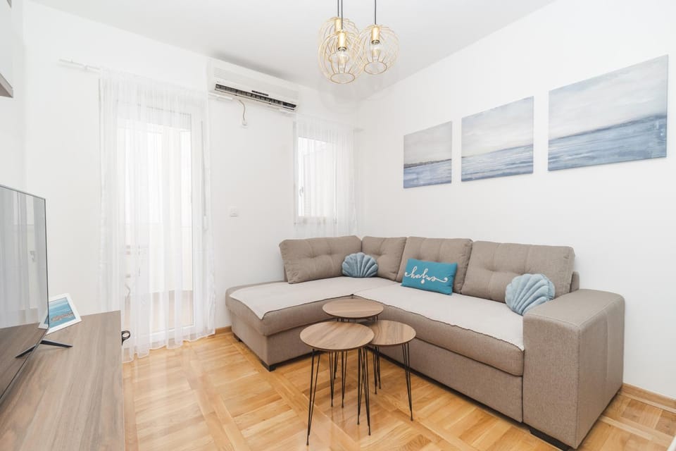 New Renovated Mediterranean Cozy Fully Equipped 1BR Apartment in Budva, Free Parking Apartment in Budva