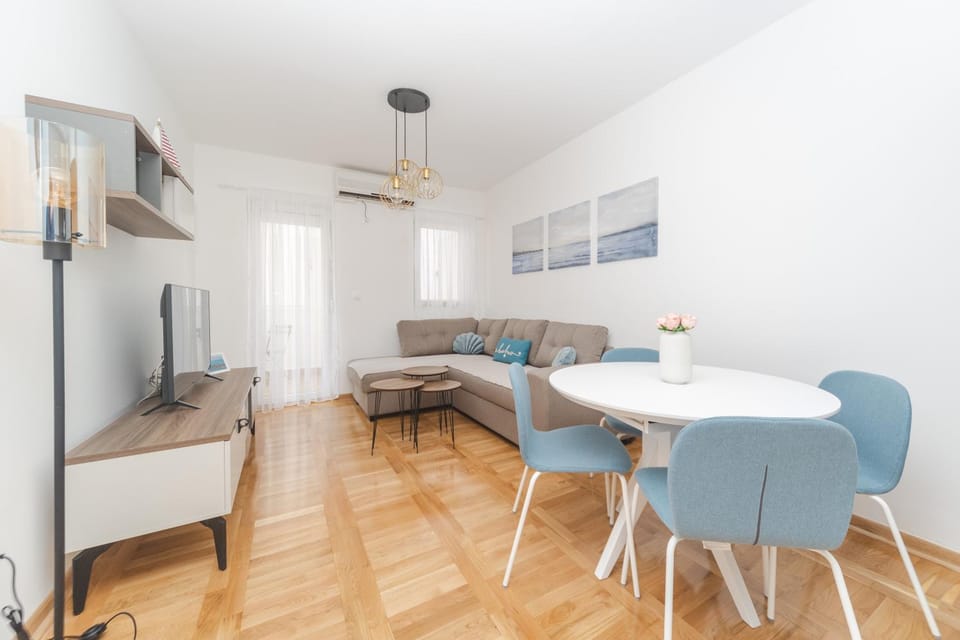 New Renovated Mediterranean Cozy Fully Equipped 1BR Apartment in Budva, Free Parking Apartment in Budva