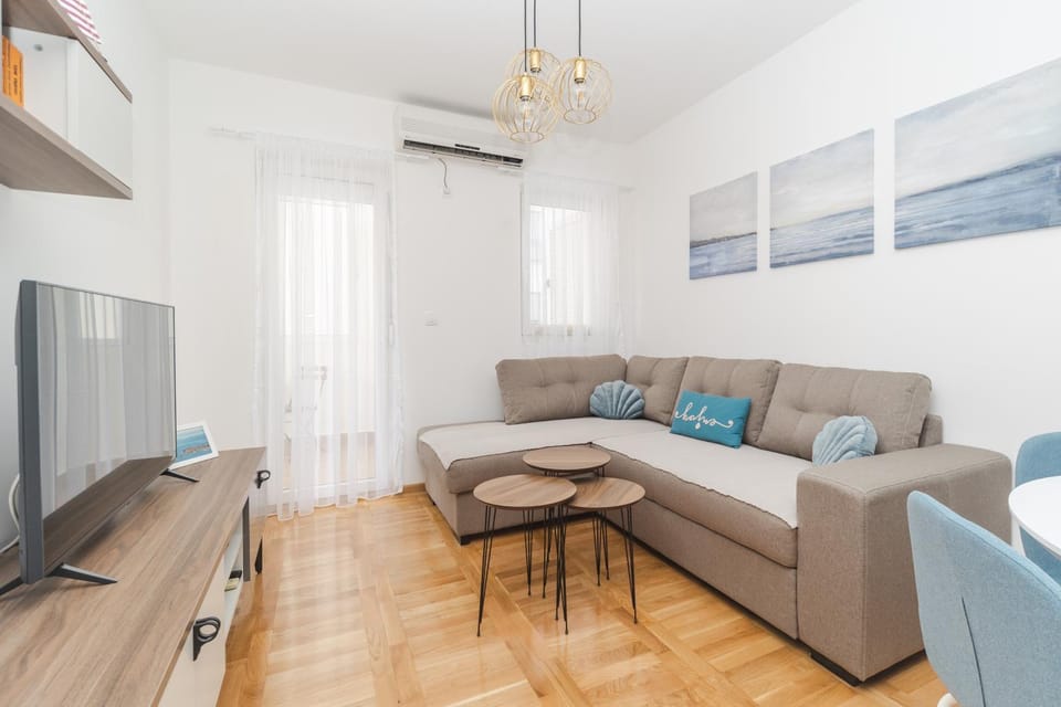 New Renovated Mediterranean Cozy Fully Equipped 1BR Apartment in Budva, Free Parking Apartment in Budva
