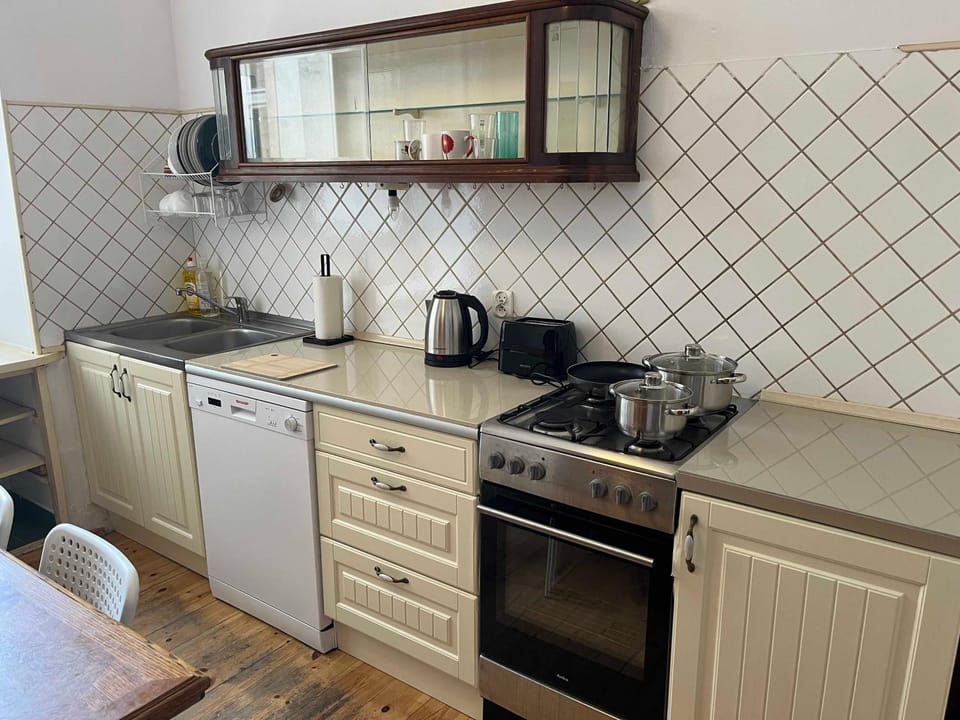 Kitchen or kitchenette, dishwasher, minibar, pet friendly, stove, toaster