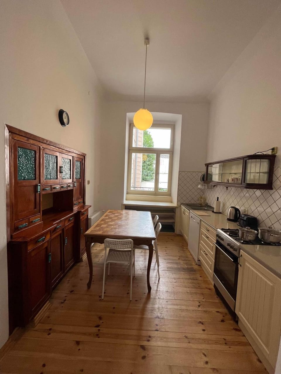 Kitchen or kitchenette, Dining area, pet friendly, stove