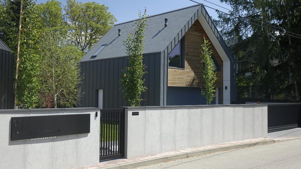 Property building, Day