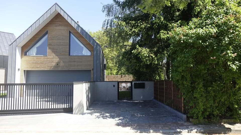 Property building, Day