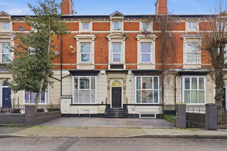 Property building, Day, Street view