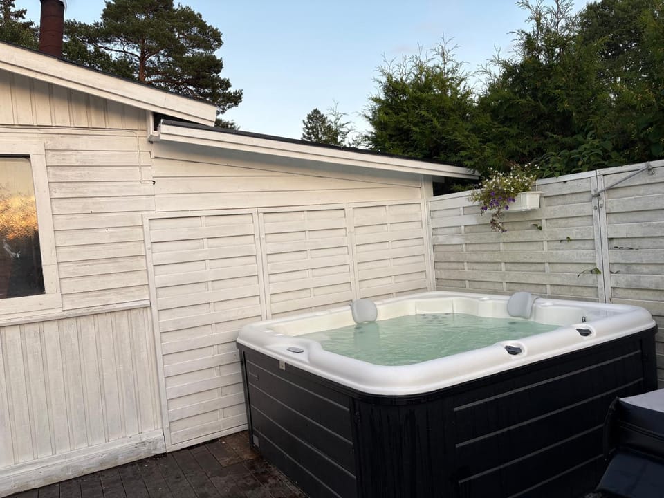 Hot Tub, Spa and wellness centre/facilities
