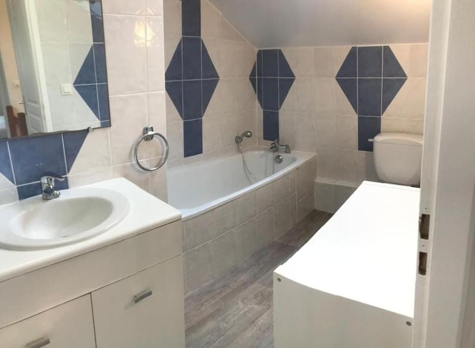 Toilet, Bathroom, Bath