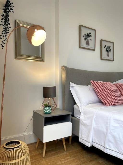 Cute&Cozy Studio Apt in Barons Court Apartment in City of Westminster
