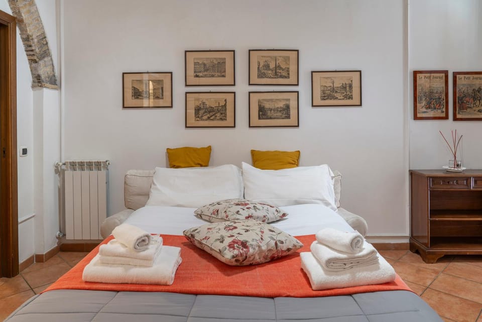 Bed, Photo of the whole room