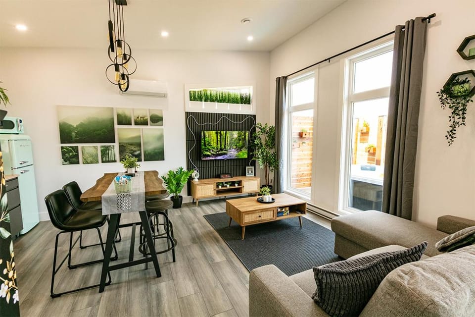 TV and multimedia, Seating area