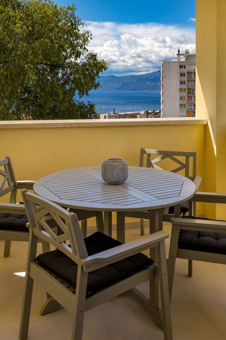 View (from property/room), Balcony/Terrace, Seating area