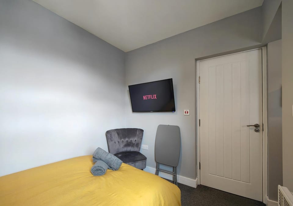 Bed, TV and multimedia