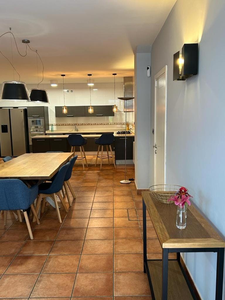 Seating area, Dining area