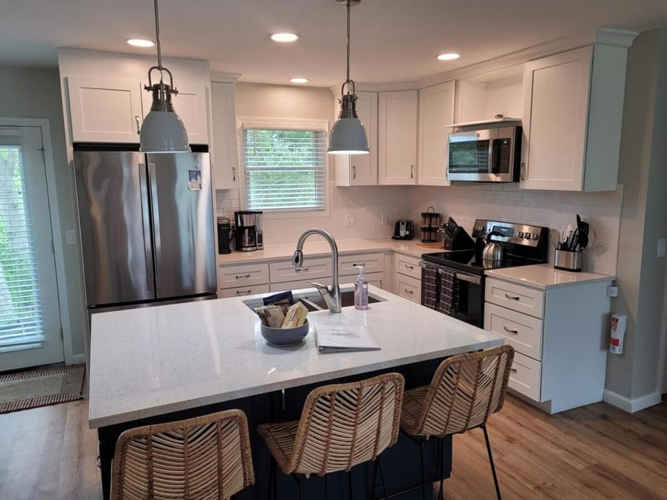 White Birch - Riverfront and Newly-Remodeled! House in Elberta