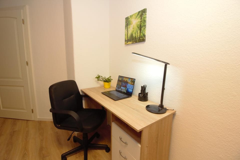 LORI Ferienwohnung Monteurszimmer WLAN TV Dresden Apartment in Dresden-Neustadt