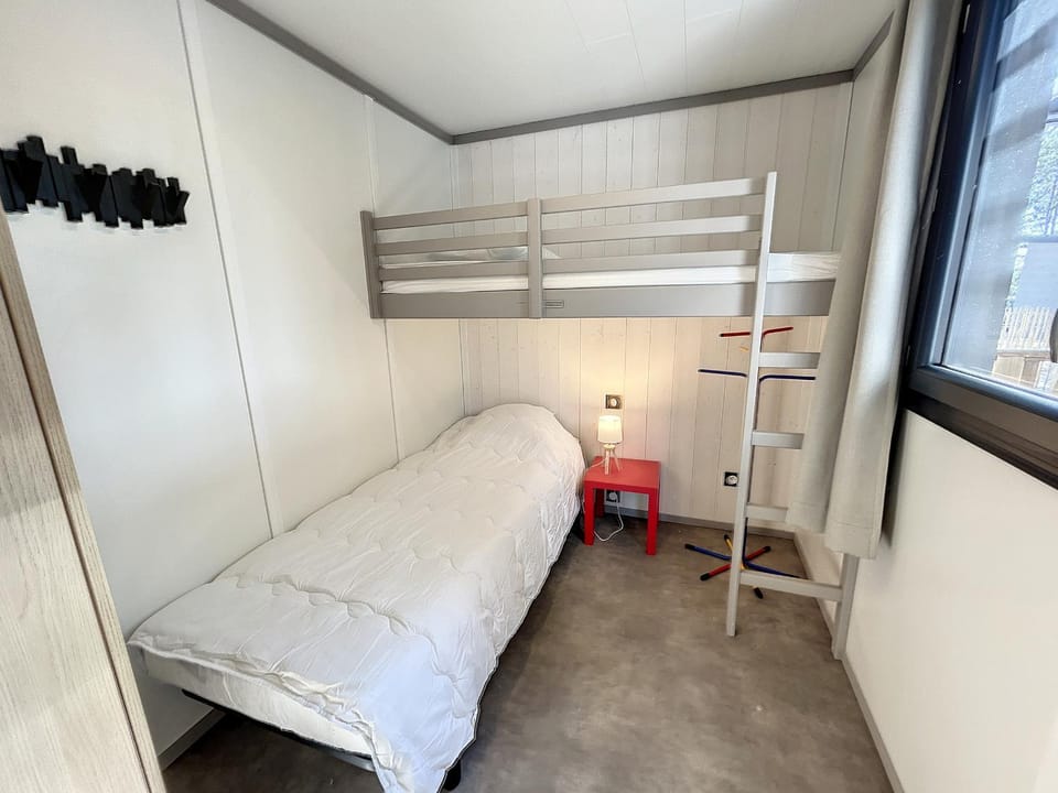 Chalet standing avec piscine chauffée, proche plage et commerces, équipé de WiFi - 6 couchages. - FR-1-361-513 Chalet in Saint-Pair-sur-Mer