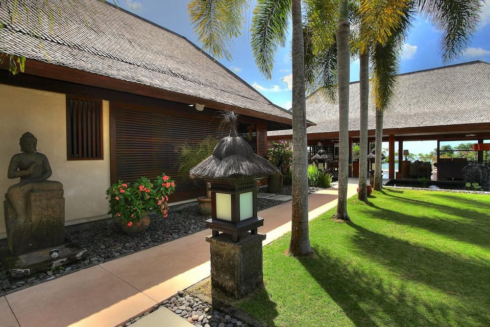 Property building, Day, Garden, Garden view