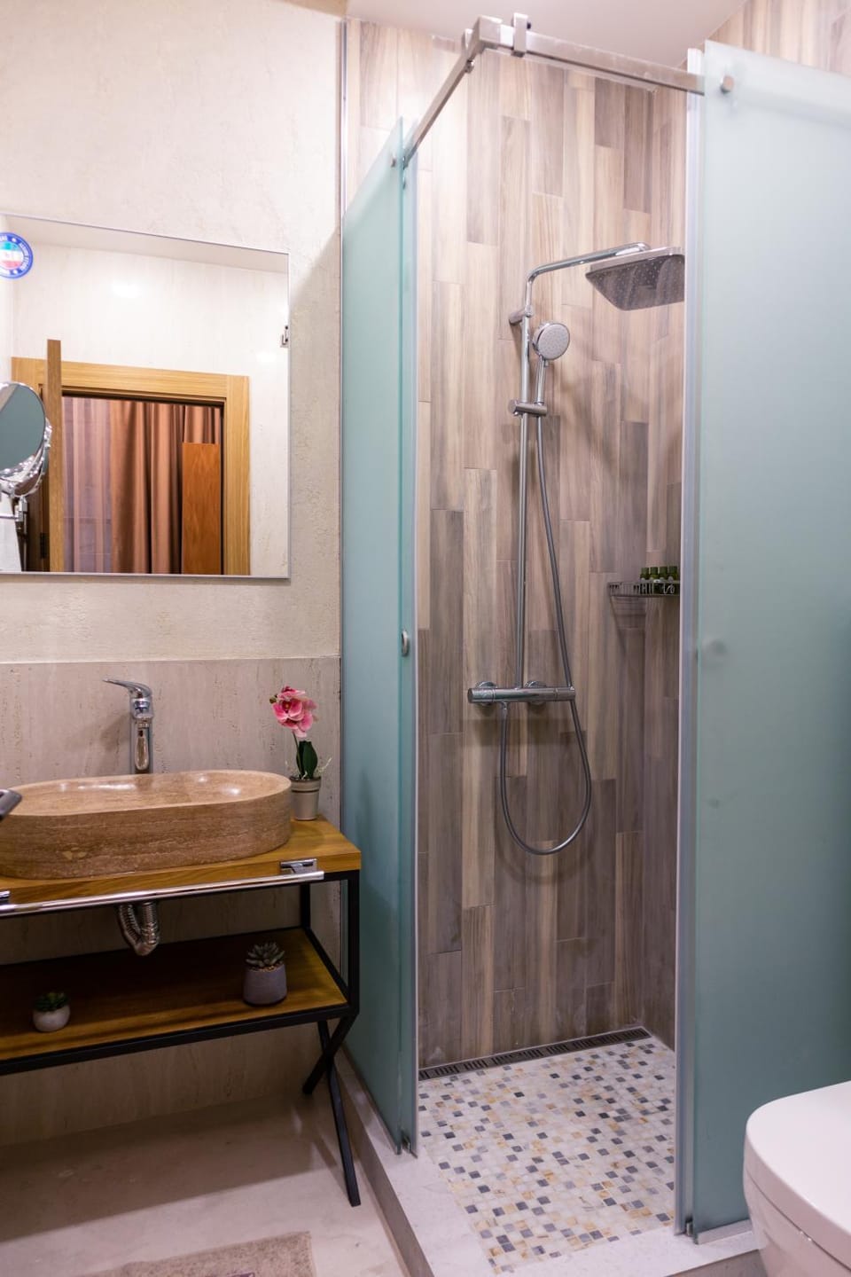 Shower, Toilet, Bathroom
