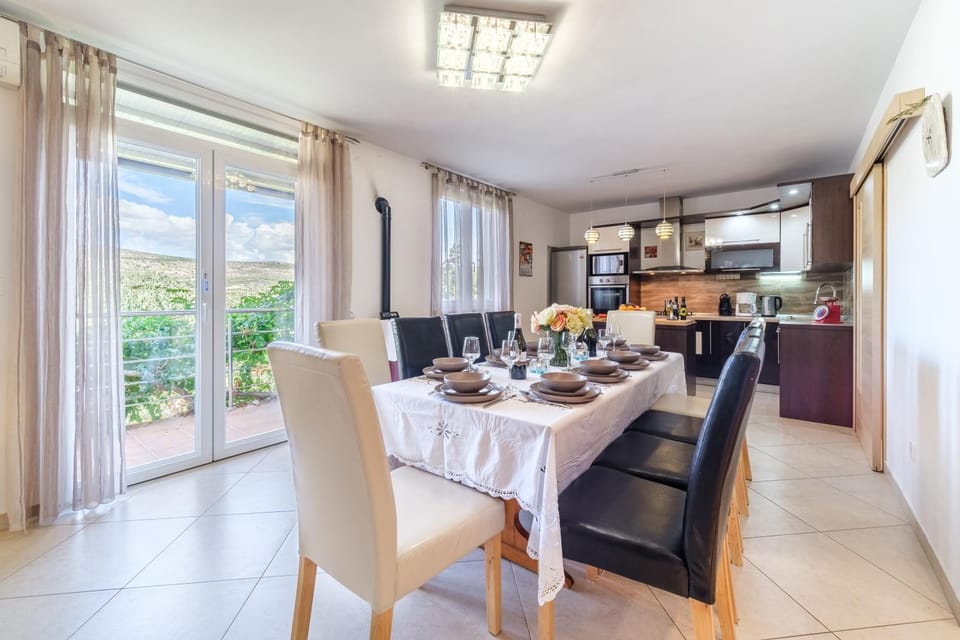 Villa Bravura Milna Villa in Split-Dalmatia County