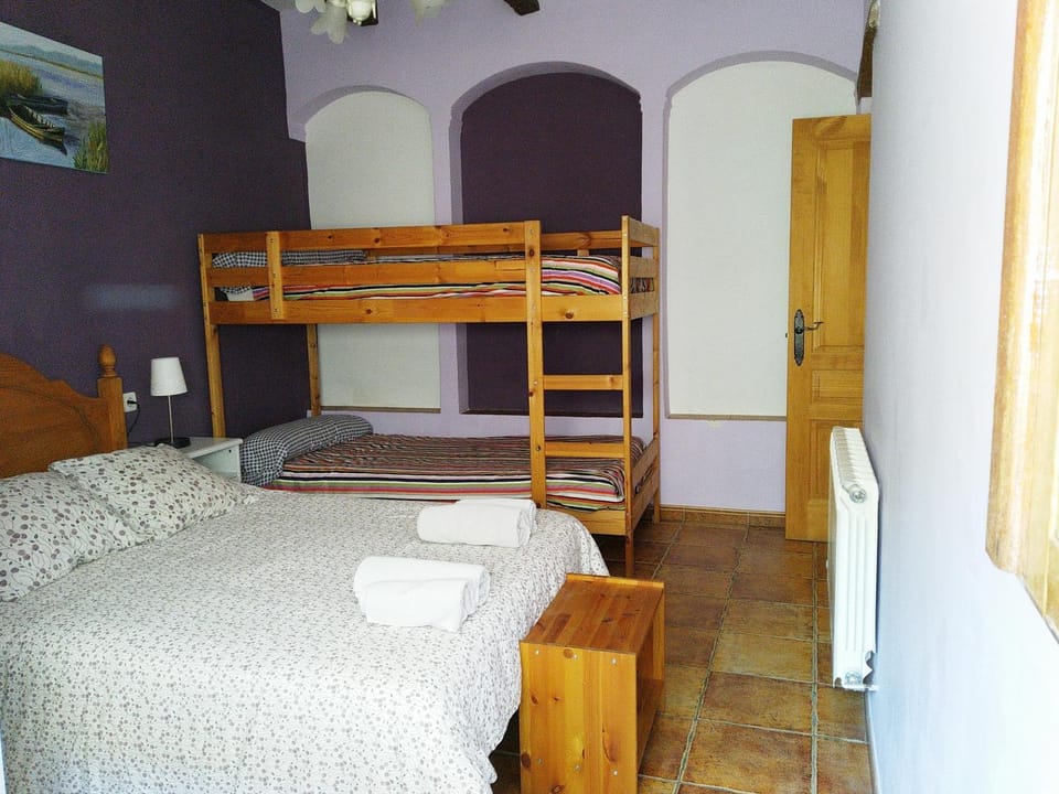 Bed, bunk bed