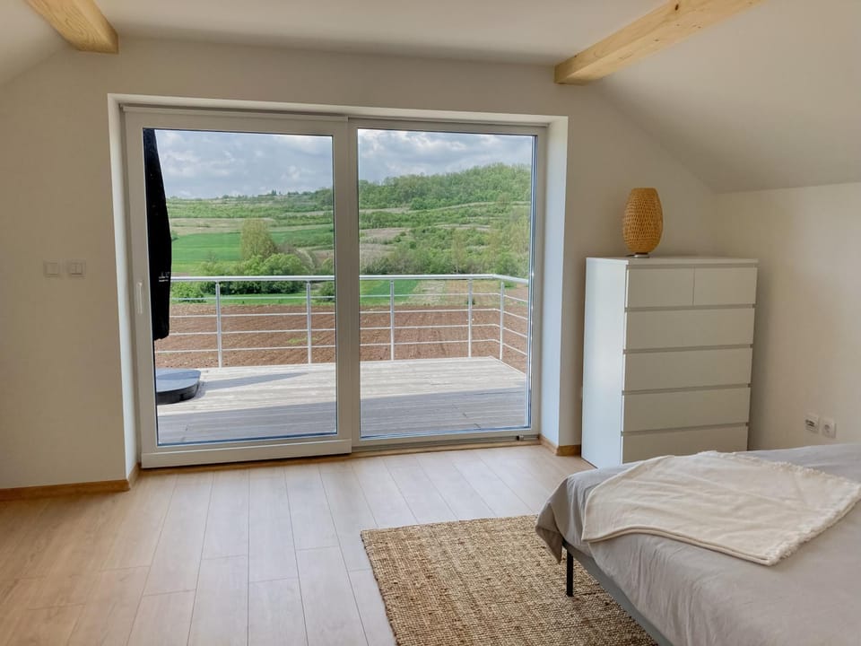 Natural landscape, View (from property/room), Balcony/Terrace, Bedroom