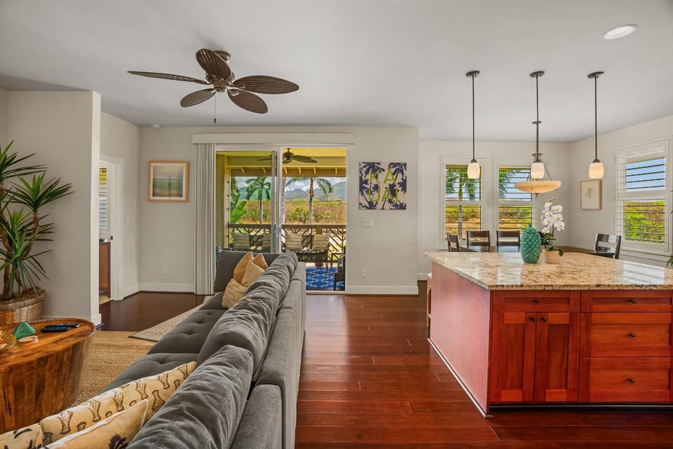 View (from property/room), Living room, Seating area