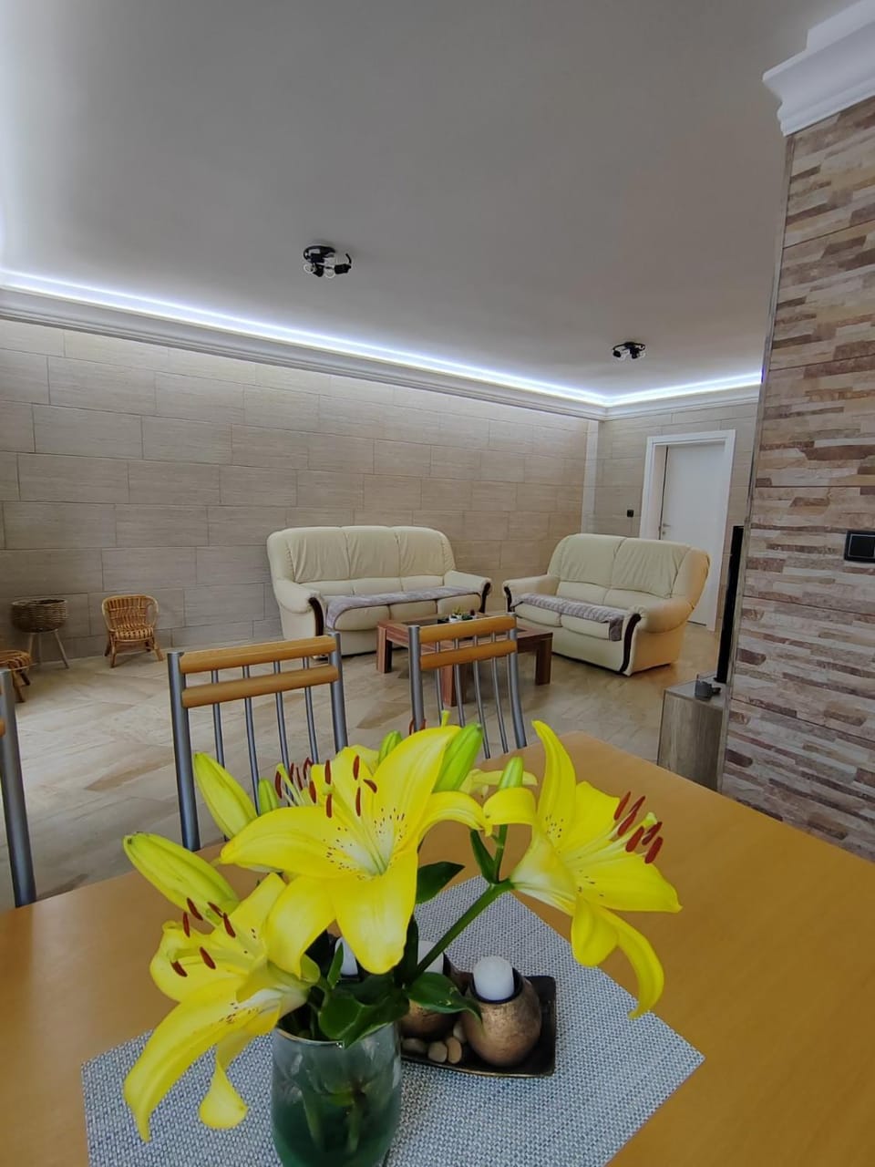 Living room, Seating area, Dining area