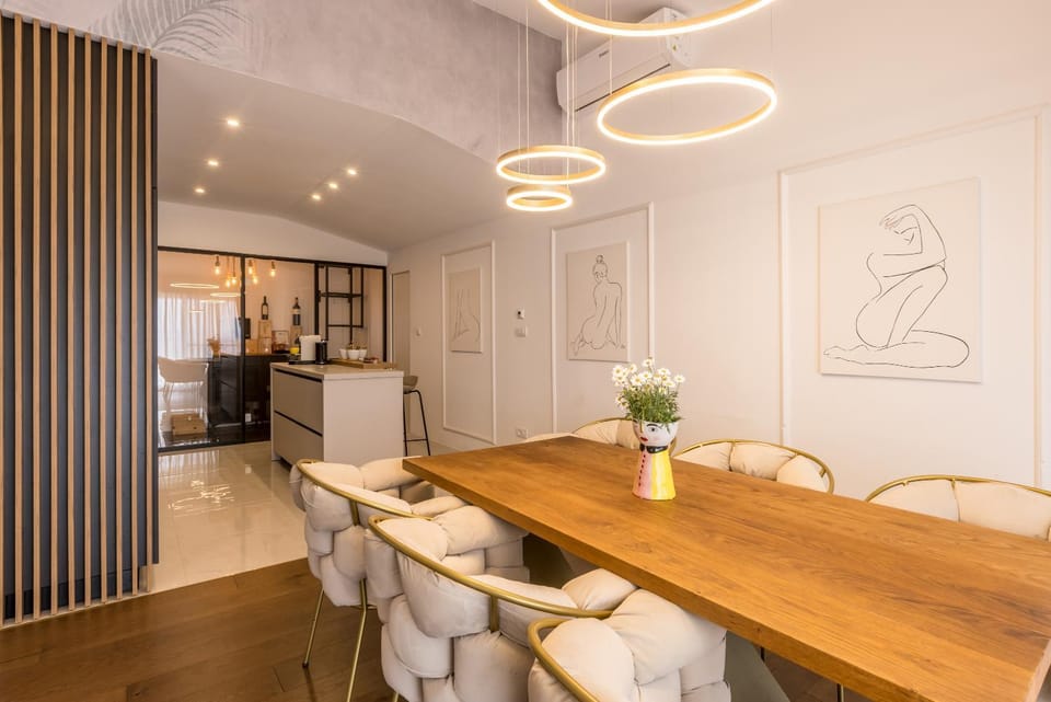 Kitchen or kitchenette, Seating area, Dining area, Breakfast, oven