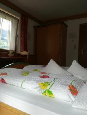 Gästehaus Waldruh Bed and Breakfast in Tyrol