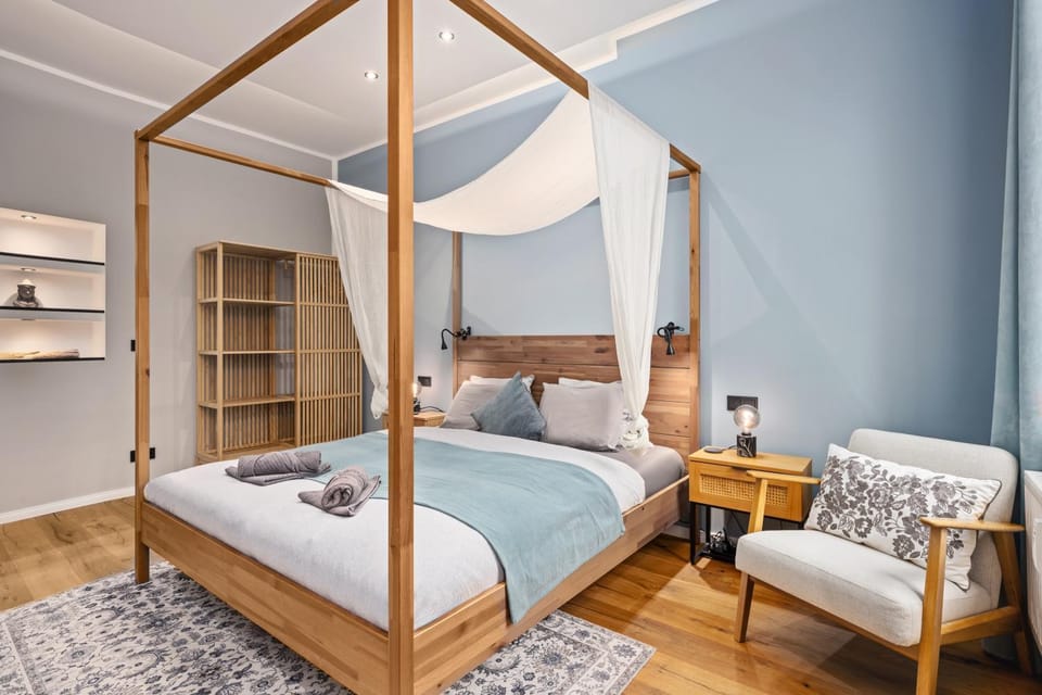 Bed, Photo of the whole room, Bedroom, towels, wardrobe