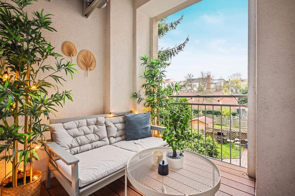 Patio, Spring, Day, Garden, View (from property/room), Balcony/Terrace, Living room, Seating area, Dining area, Garden view