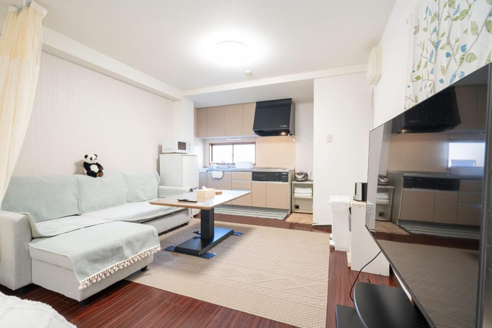 Kitchen or kitchenette, Living room