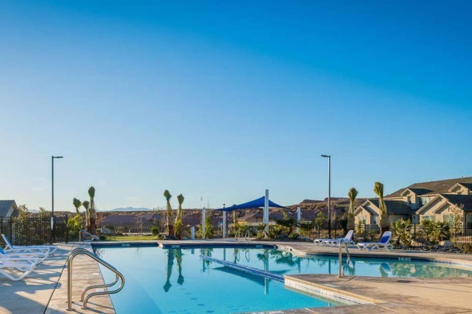 Lovin Life-Pool is Open! Dog Friendly! House in Washington