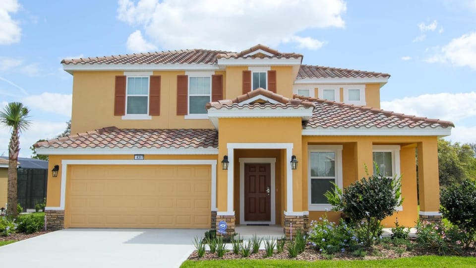 4317 Acorn House in Four Corners