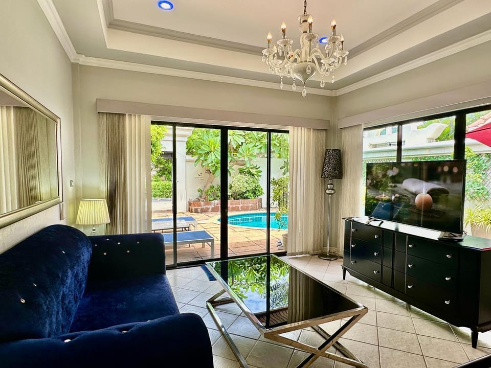 Living room, Pool view