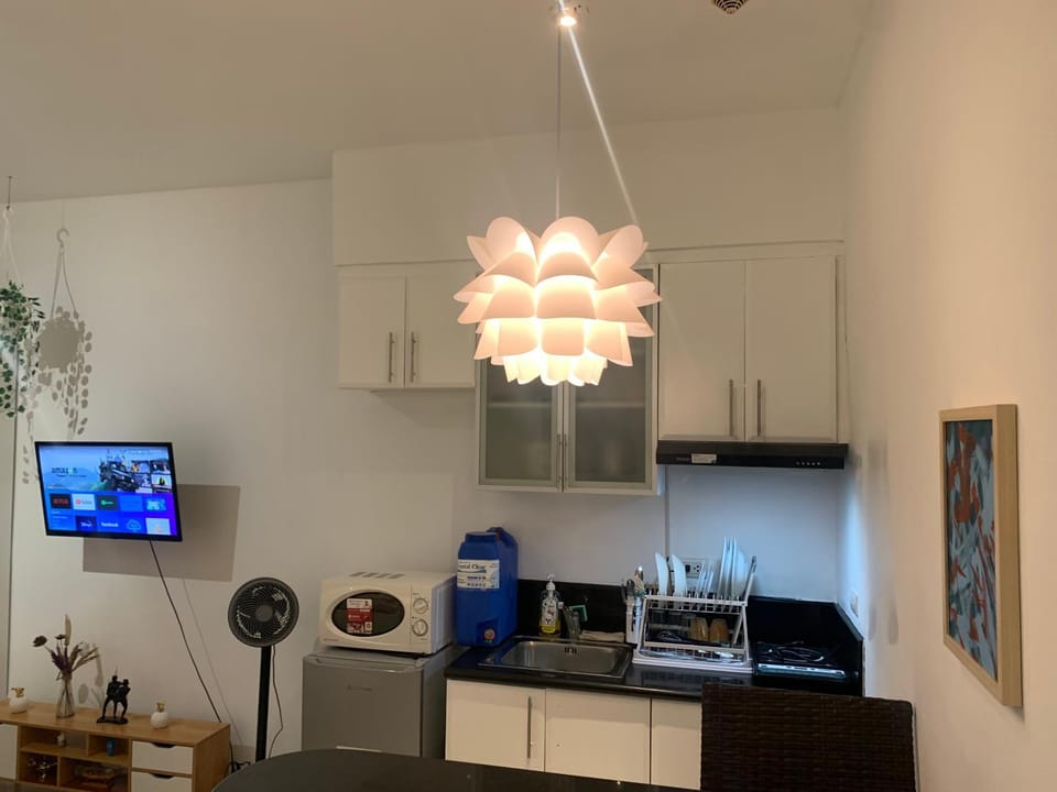 Scandi Minimalist Mckinley Hill BGC Apartment hotel in Makati